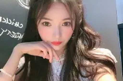 震惊！卢昱晓因片场不当行为塌房网友热议职业素养问题