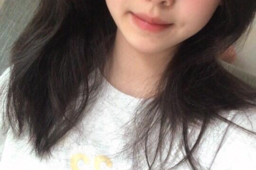 高速赶下车、洗衣服接口水、跪地服务当这些明星的员工太难了！