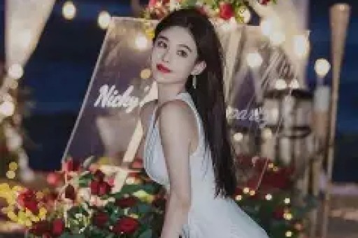 江疏影39岁凭“脚毛”上热搜背后藏着内娱对中年女星最大的傲慢